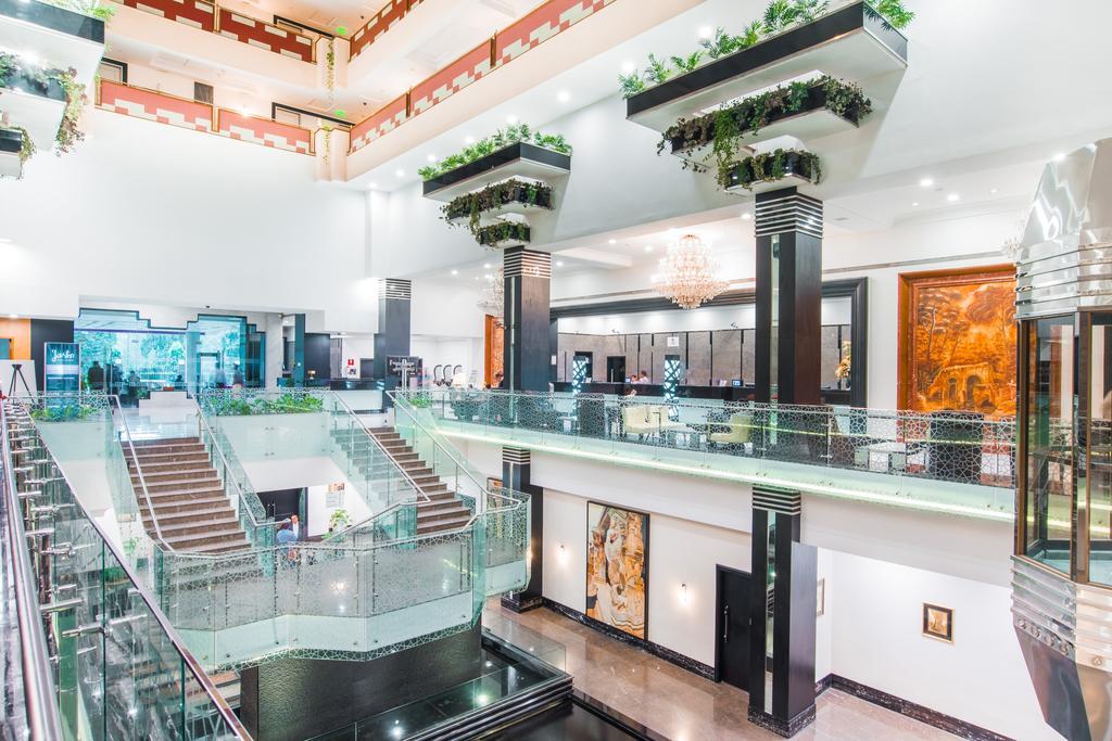 Le Meridien Bangalore Luaran gambar