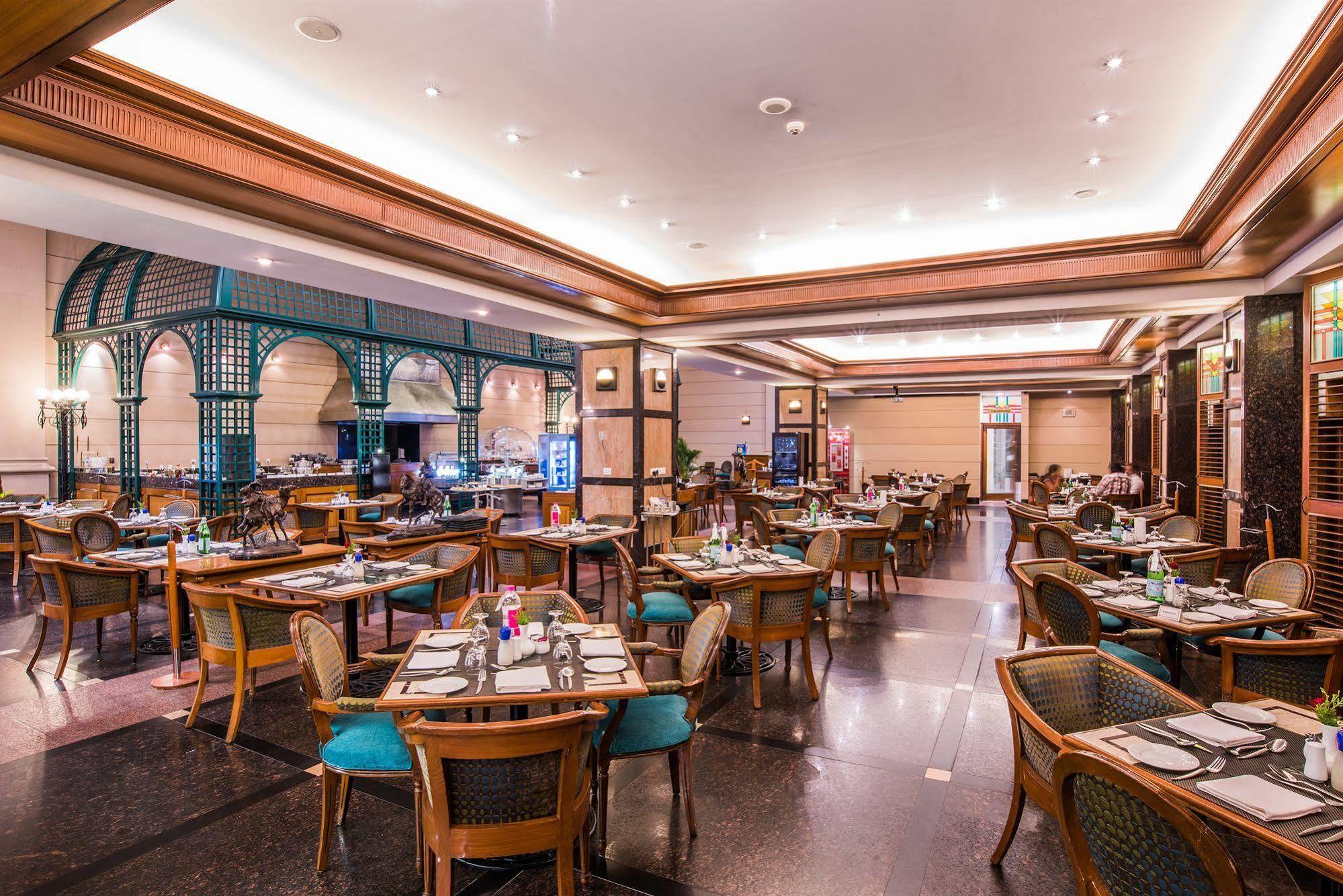 Le Meridien Bangalore Luaran gambar