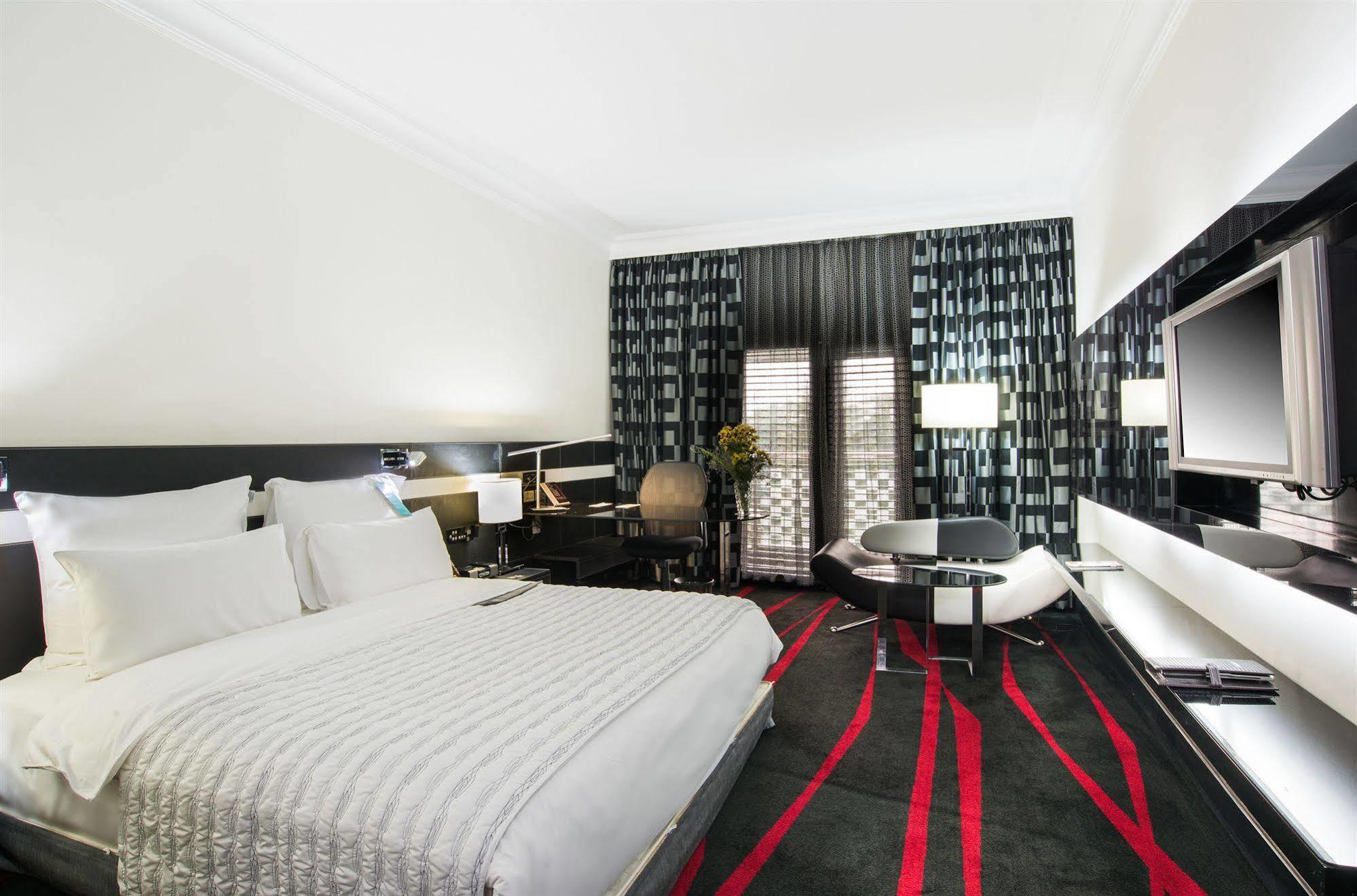 Le Meridien Bangalore Luaran gambar